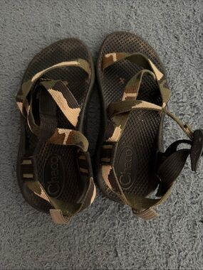 Chaco Kids Camo Strap Sandals in Black and Green